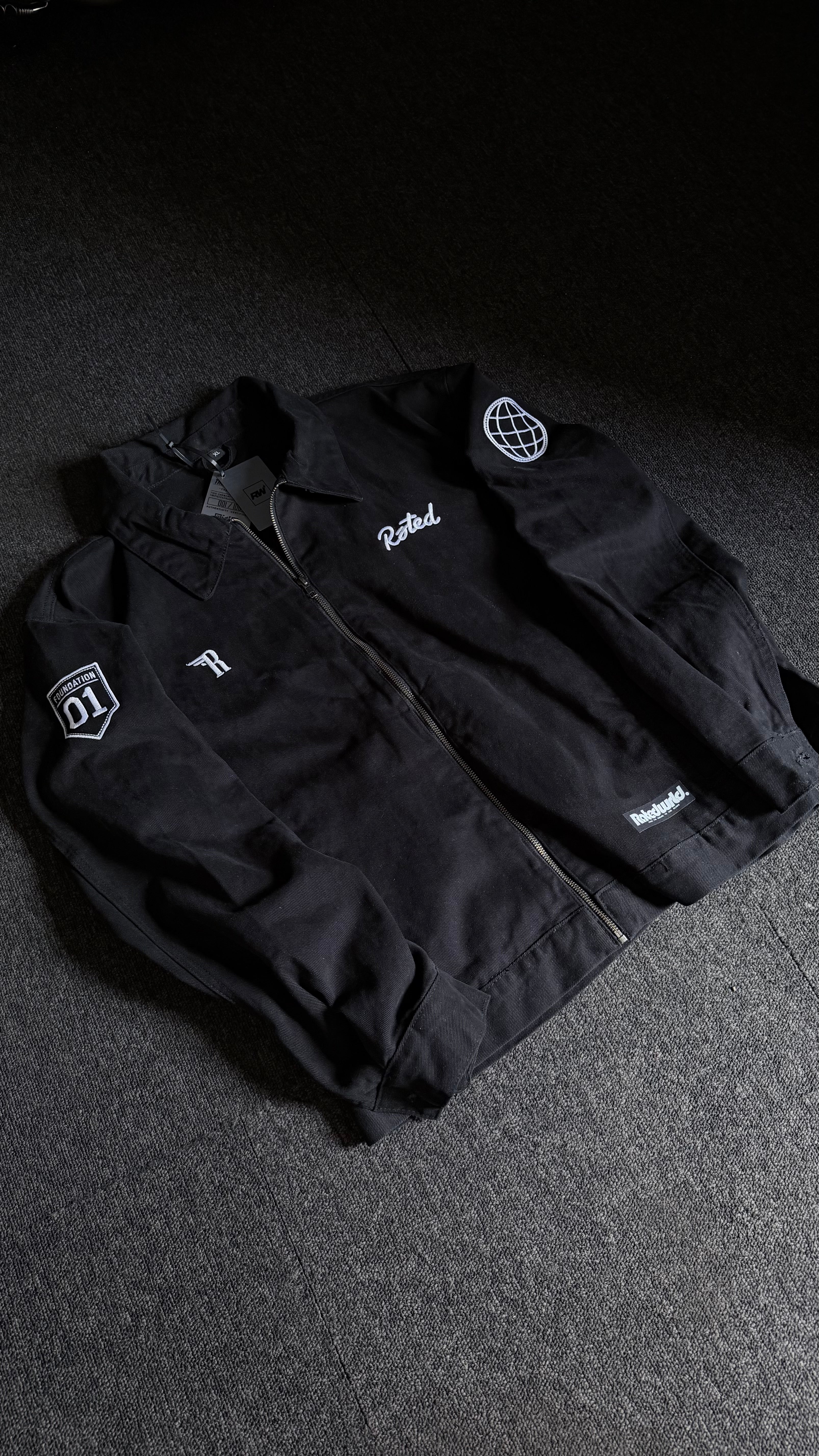 001 — FOUNDATION JACKET