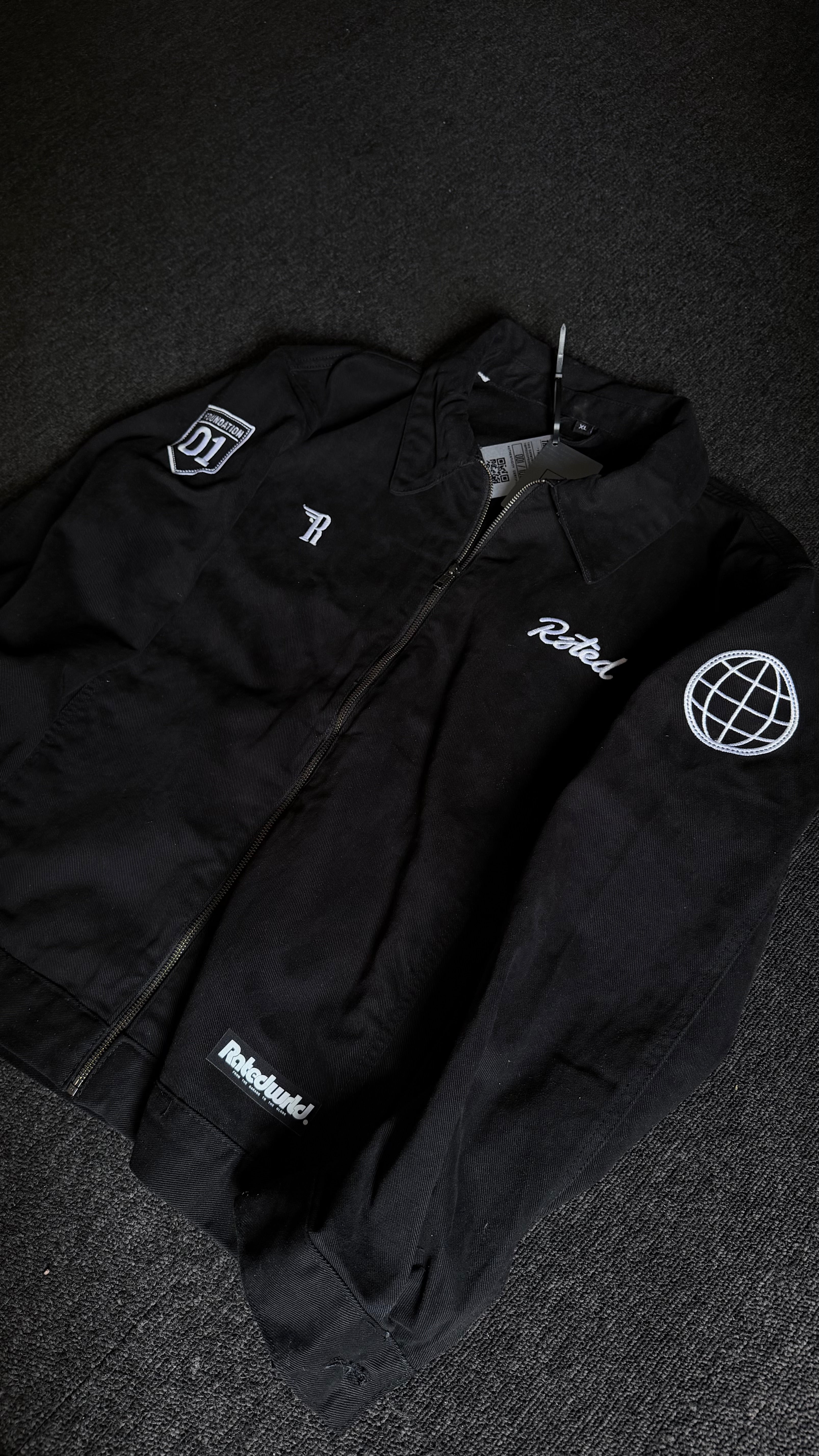 001 — FOUNDATION JACKET
